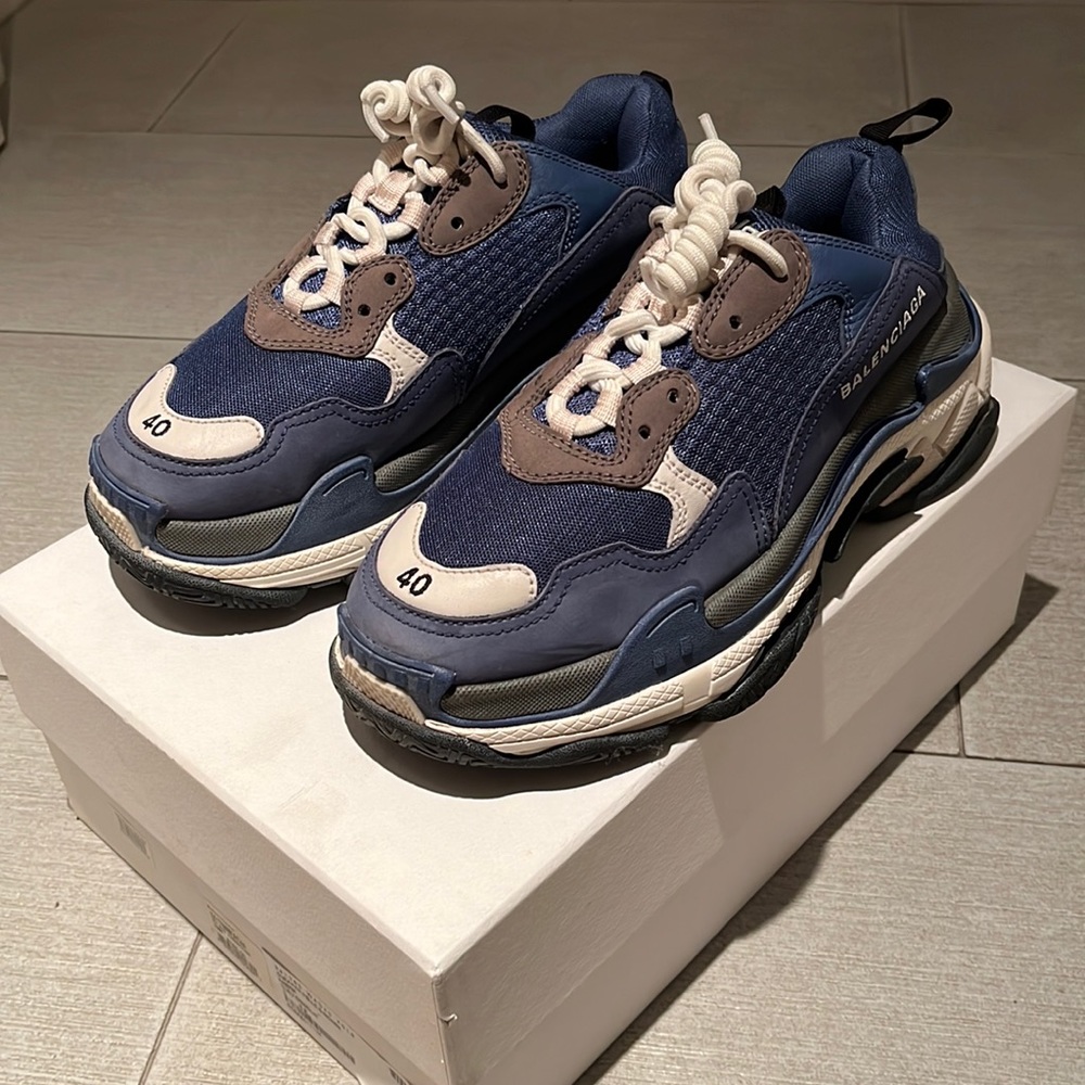 BALENCIAGA MEN'S TRIPLE S SNEAKER